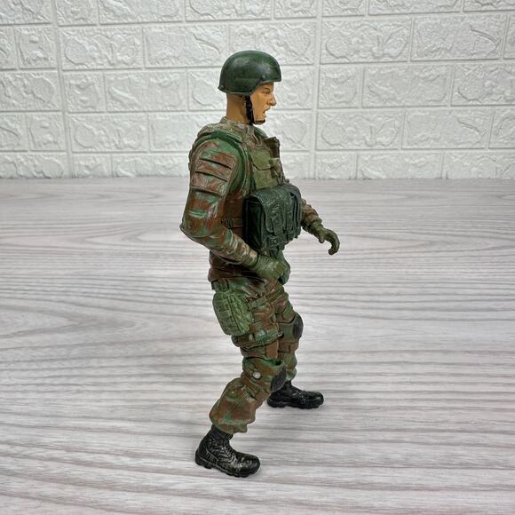 BlueBox Military Adventure Action Figure 2005 6" Soldier Camouflage Matte FInish - Picture 3 of 7